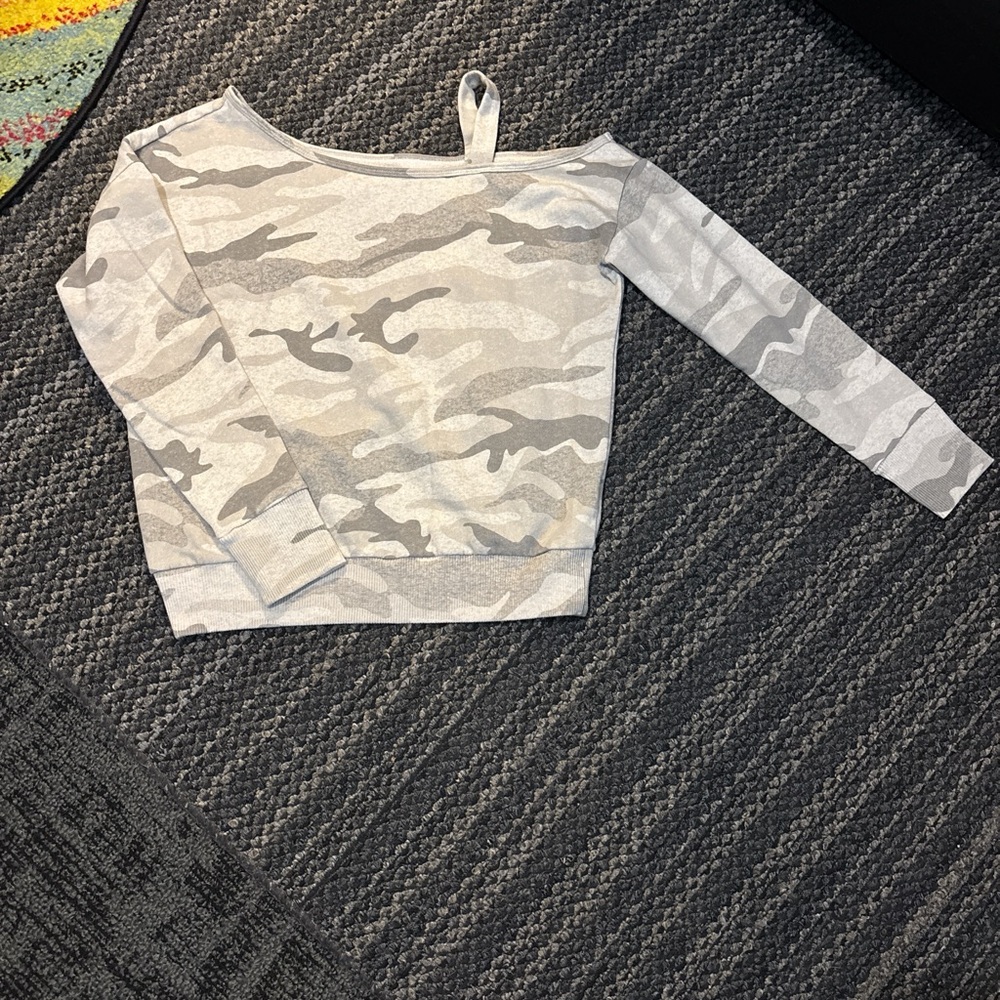 Aeropostale Gray Camo Off-Shoulder Top